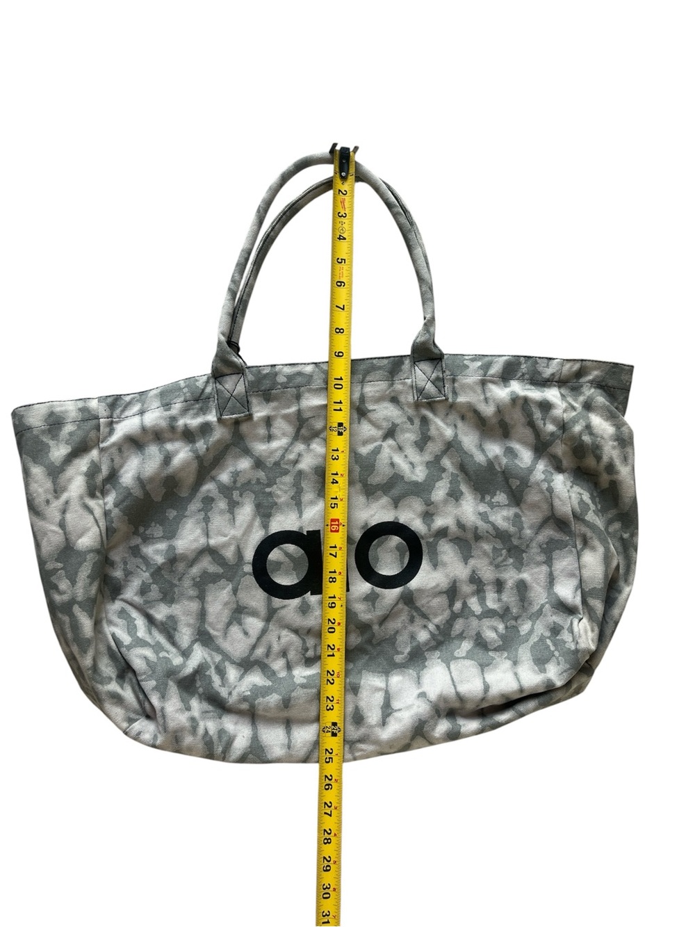 NWT ALO Yoga Gray Tie-Dye Tote Bag Gym Bag Travel Bag Yoga Bag - Picture 9 of 10